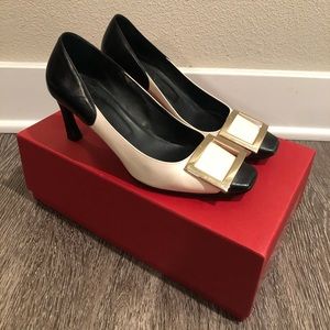 Roger Vivier Belle Vivier Trompette leather pumps